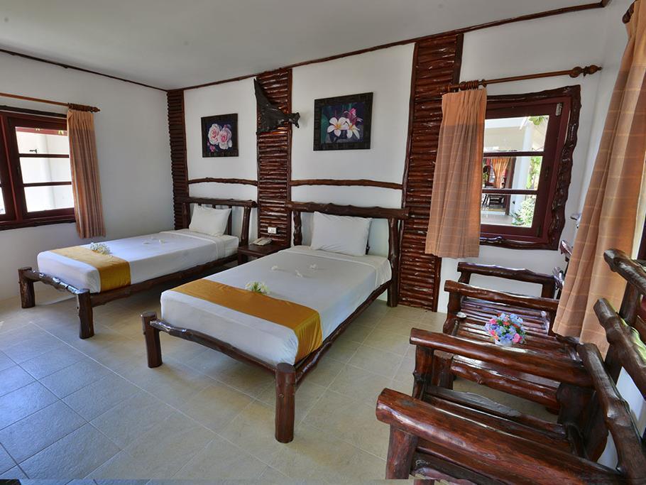 Alongkot Beach Resort Khanom Exteriör bild