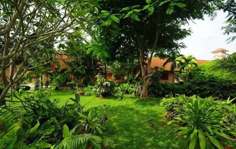 Alongkot Beach Resort Khanom Exteriör bild