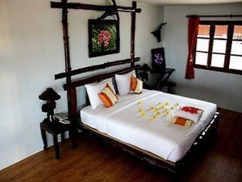 Alongkot Beach Resort Khanom Exteriör bild