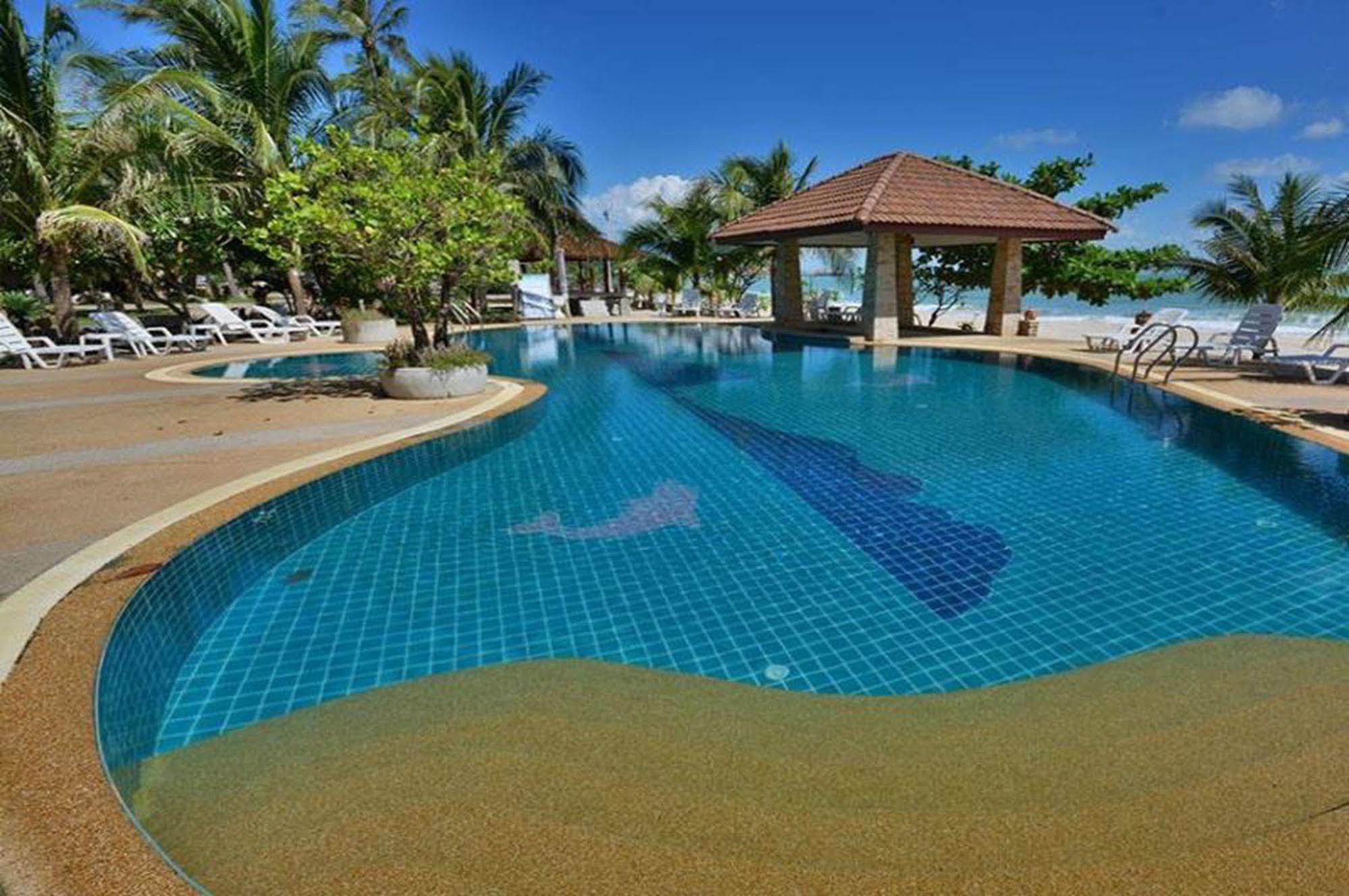 Alongkot Beach Resort Khanom Exteriör bild