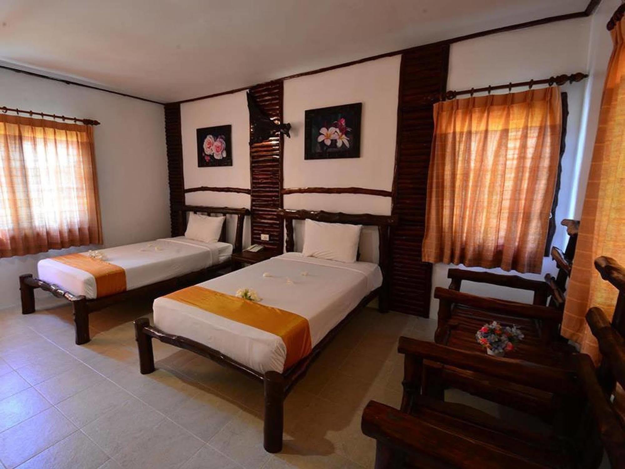 Alongkot Beach Resort Khanom Exteriör bild