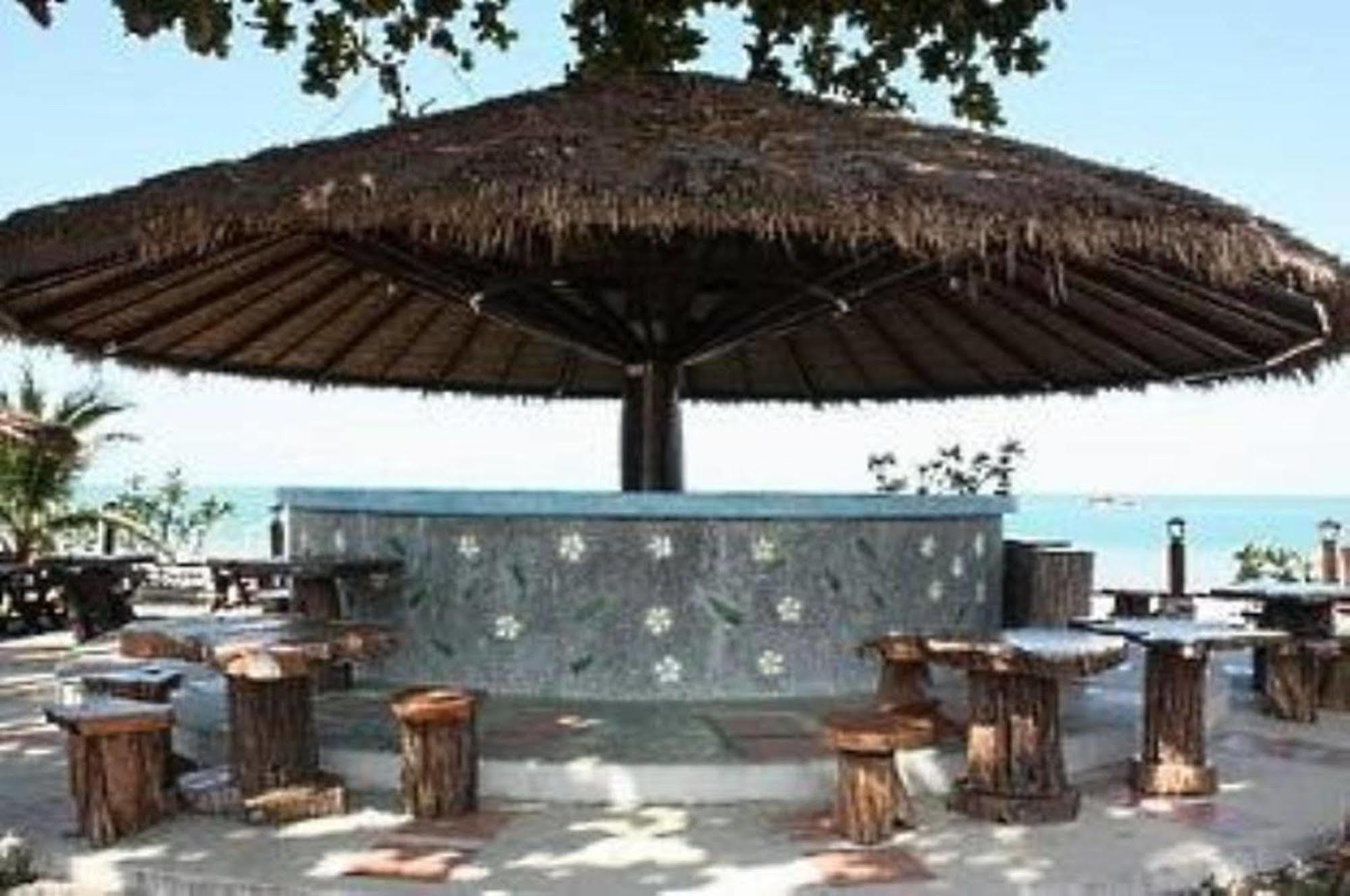 Alongkot Beach Resort Khanom Exteriör bild